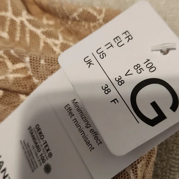 🔥Chantelle Nude Lace Underwire Bra - Picture 2 of 5